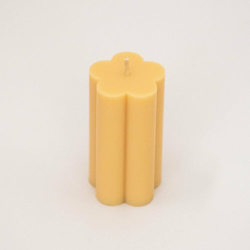 Daisy Pillar Candle