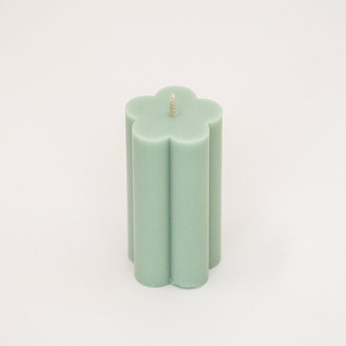 Daisy Pillar Candle